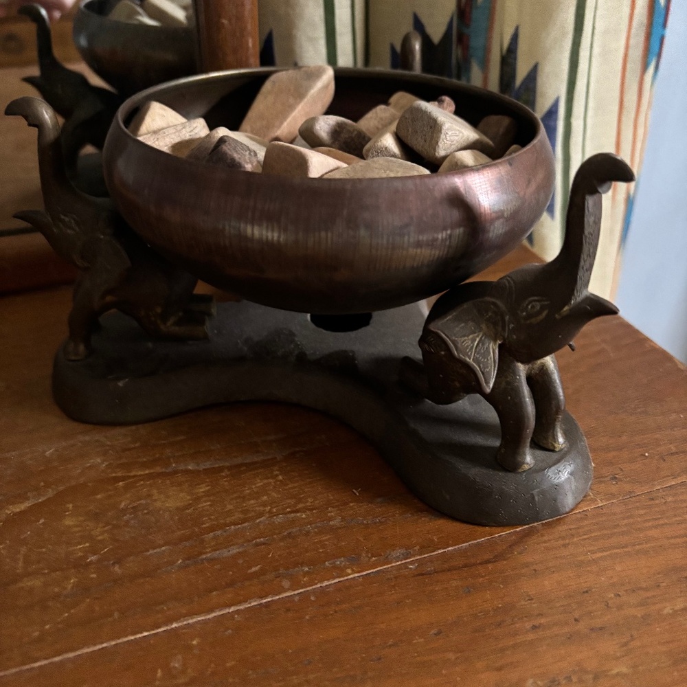 Vintage 3 Iron Elephant Stand with Bowl Holding Wood & Crystals